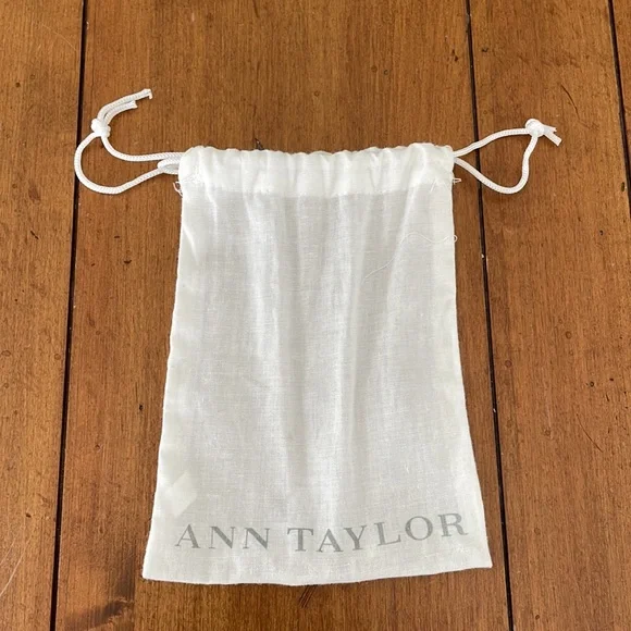 🆕ANN TAYLOR Seashell Neclace - Picture 4 of 4